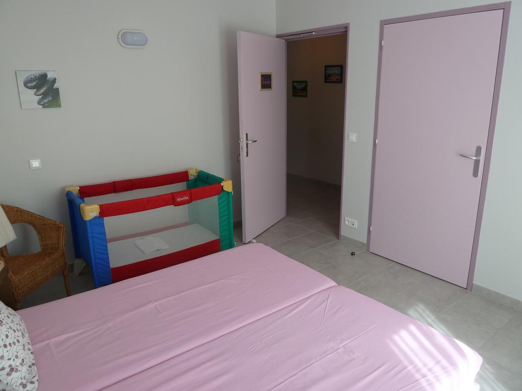 Gite Des Monges Sisteron Zimmer foto